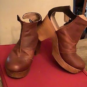 Free people cedar clog